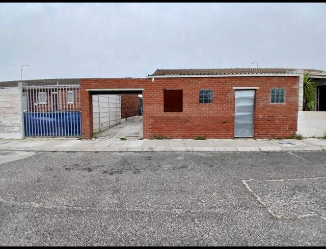 4 BEDROOM HOUSE FOR SALE IN LENTEGEUR